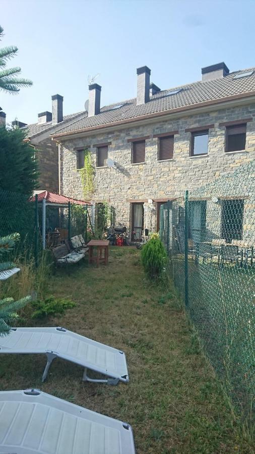 Вилла Casa Noelia Кастьельо-де-Хака Экстерьер фото